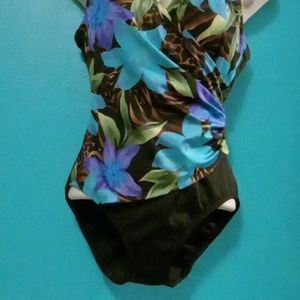 One piece bathing suit sizr 8 $10